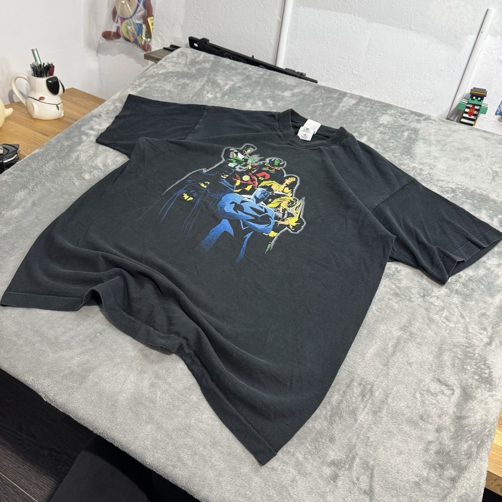 Vintage 90s 1997 Justice League DC Comics T Shirt Fruit of the Loom Faded XL